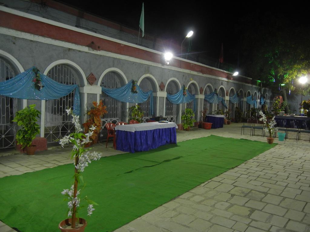 Hotel Grand Barrack Khandwa Exterior foto