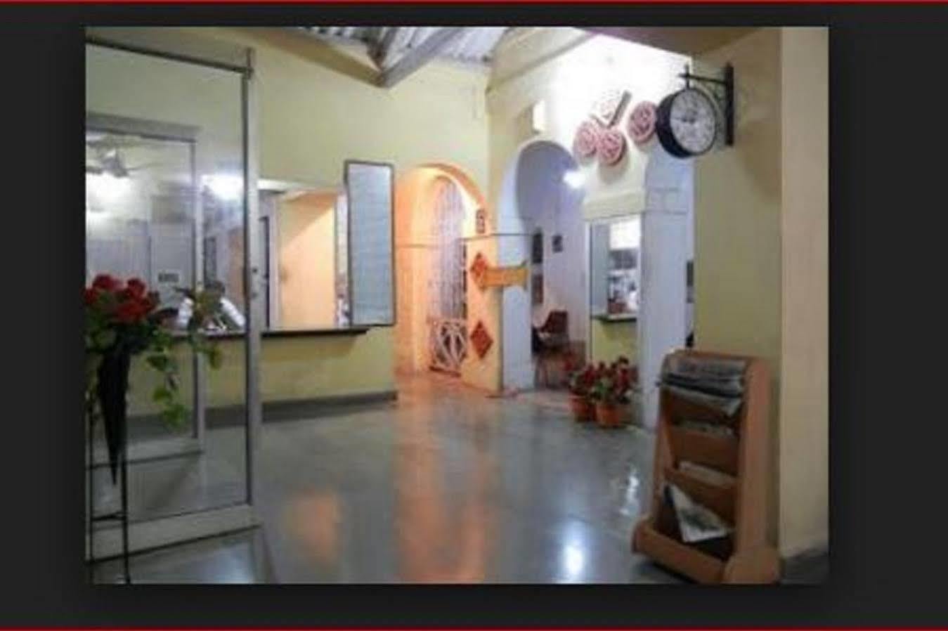 Hotel Grand Barrack Khandwa Exterior foto