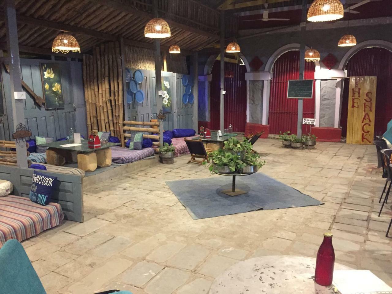 Hotel Grand Barrack Khandwa Exterior foto